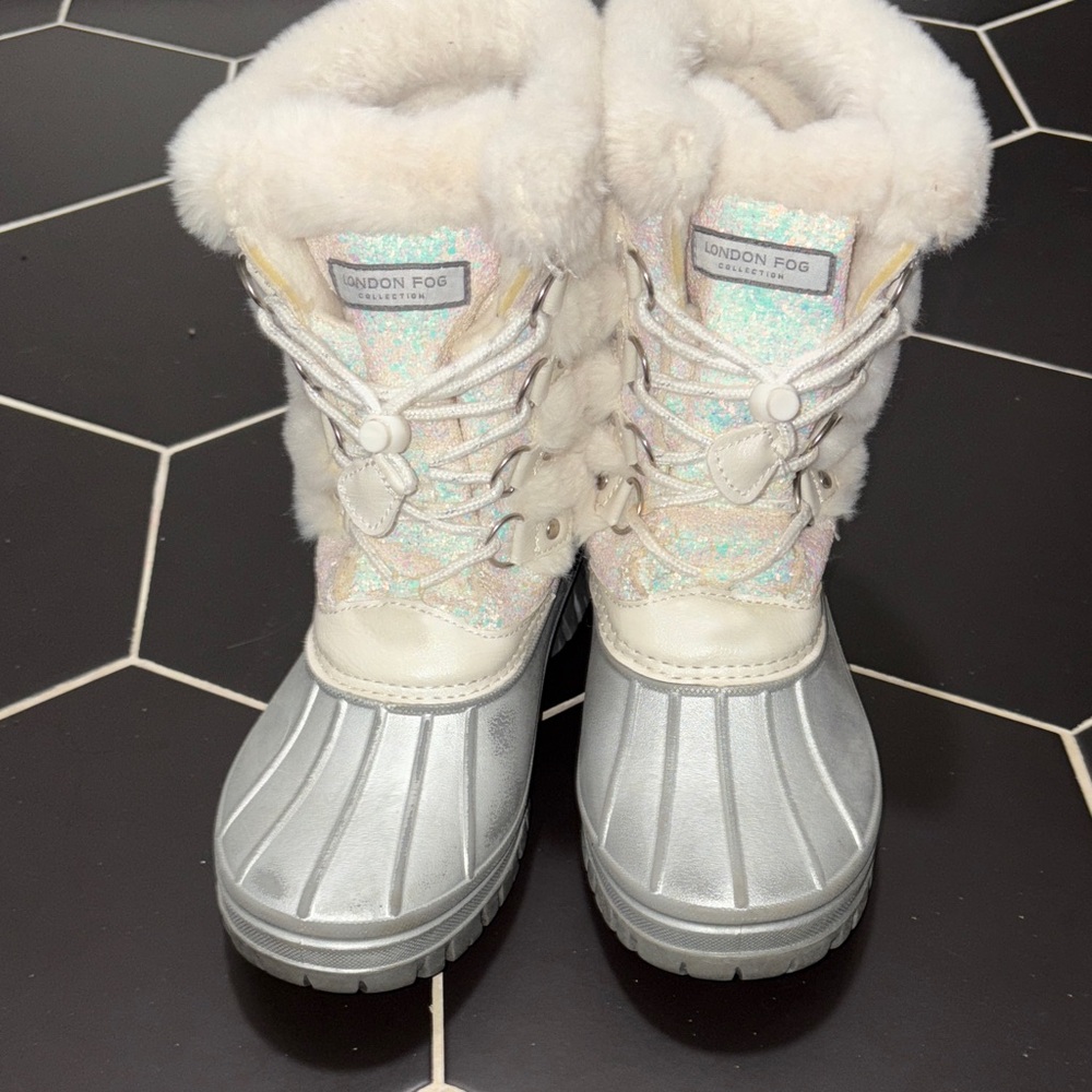London Fog Silver and White Winter Boots